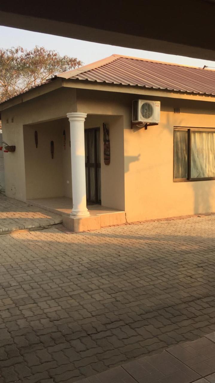 Moniques Executive Apartments Lusaka Kültér fotó